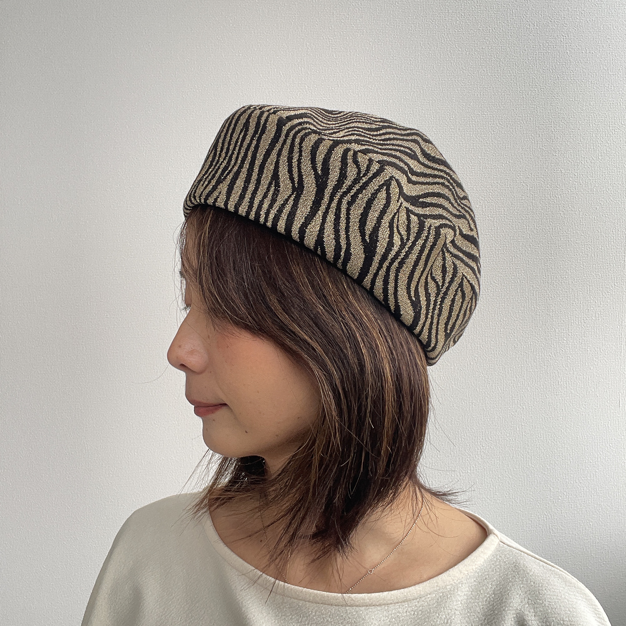 きらめくゼブラのベレー帽 ー大人の遊び心をそっと添えて